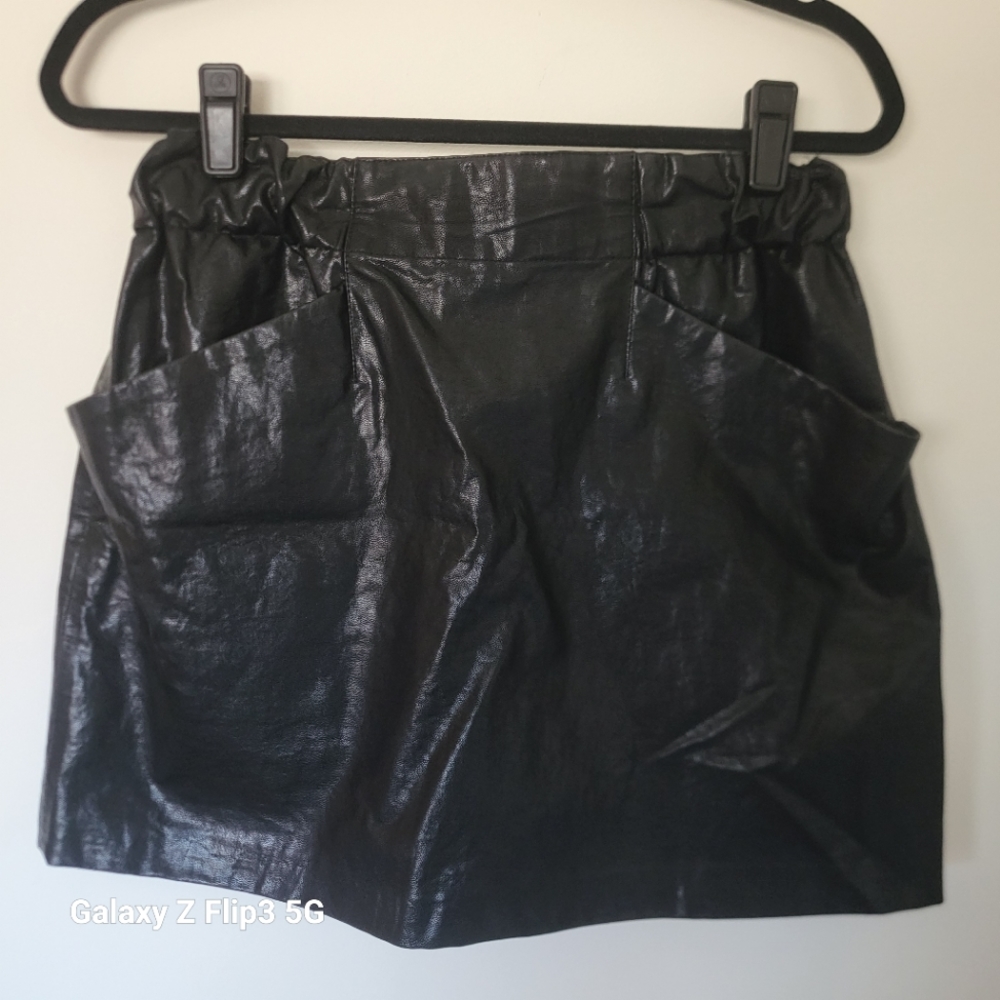 ZARA Vegan Leather Mini Skirt w Pockets Elastic Waist Black Women Medium